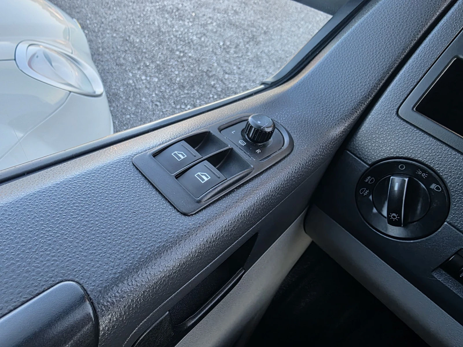 VW Transporter 2.5tdi/131k.s. 8+ 1, снимка 17 - Бусове и автобуси - 56305677