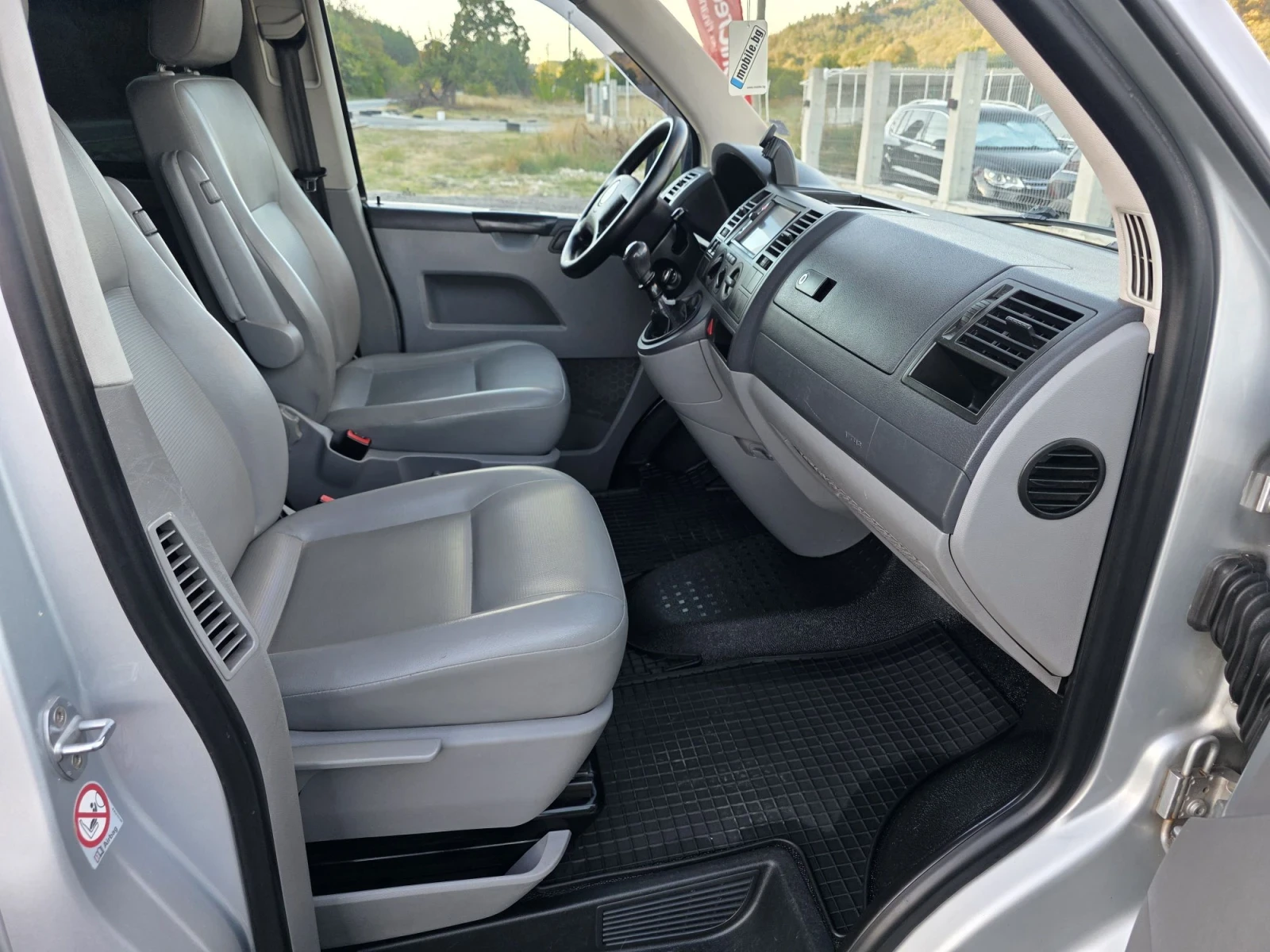VW Transporter 2.5tdi/131k.s. 8+ 1, снимка 11 - Бусове и автобуси - 56305677
