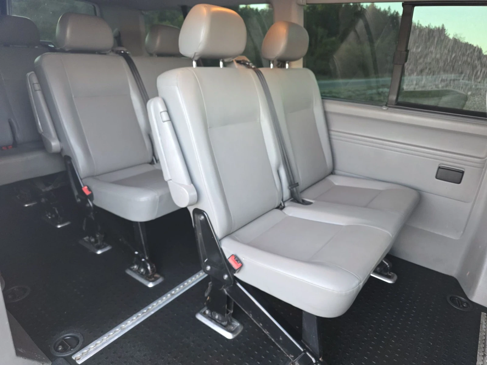 VW Transporter 2.5tdi/131k.s. 8+ 1, снимка 12 - Бусове и автобуси - 56305677