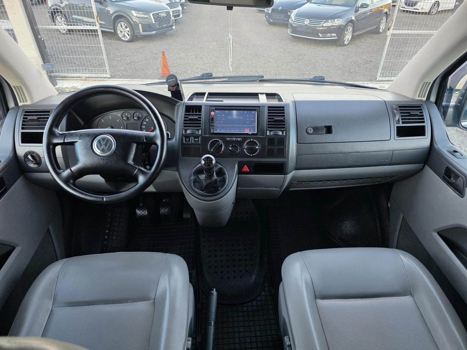 VW Transporter 2.5tdi/131k.s. 8+ 1, снимка 15 - Бусове и автобуси - 56305677