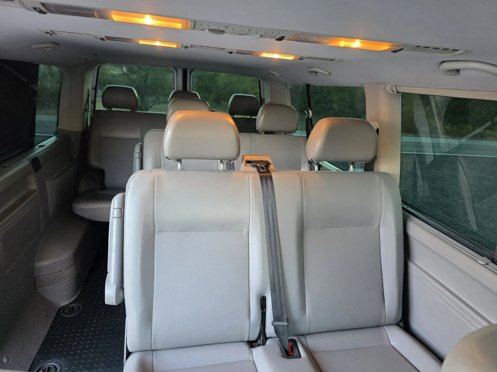 VW Transporter 2.5tdi/131k.s. 8+ 1, снимка 13 - Бусове и автобуси - 56305677