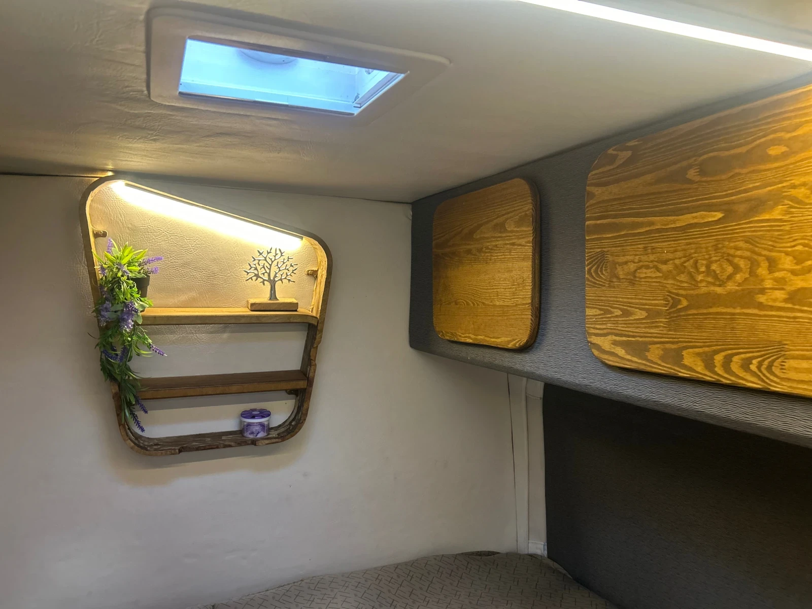 Кемпер VW CRAFTER, снимка 6 - Каравани и кемпери - 56544513