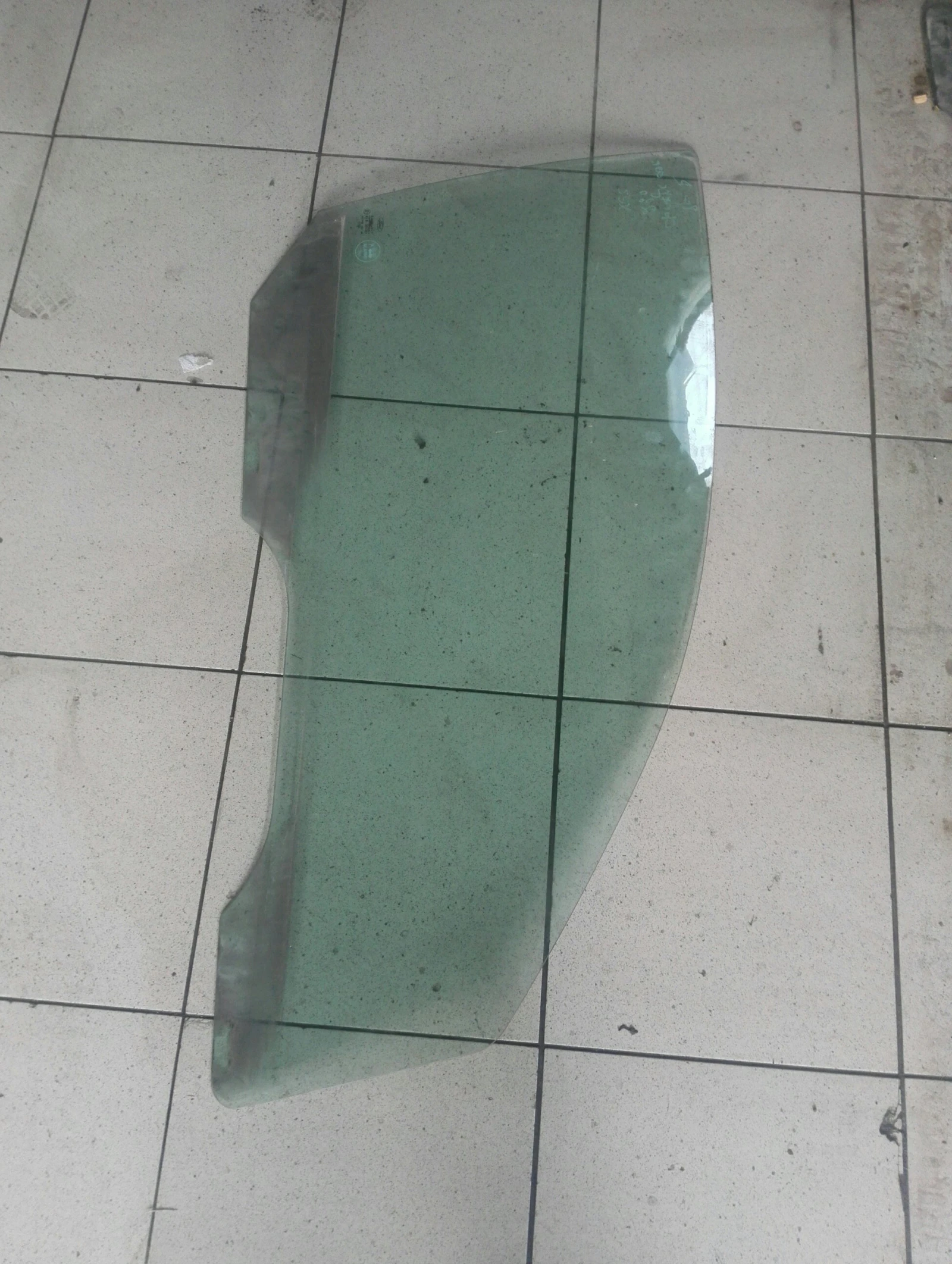       2 00. | Mobile.bg   1