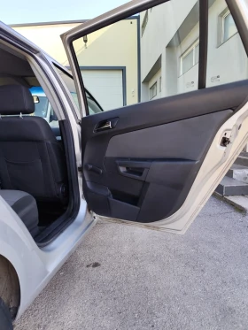 Opel Astra 1.7 CDTI + + TOP, снимка 8