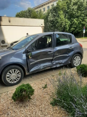 Обява за продажба на Renault Clio ~3 000 лв. - изображение 1