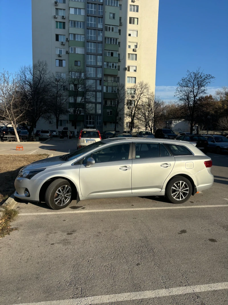 Toyota Avensis 1.8 i, снимка 1 - Автомобили и джипове - 48169188