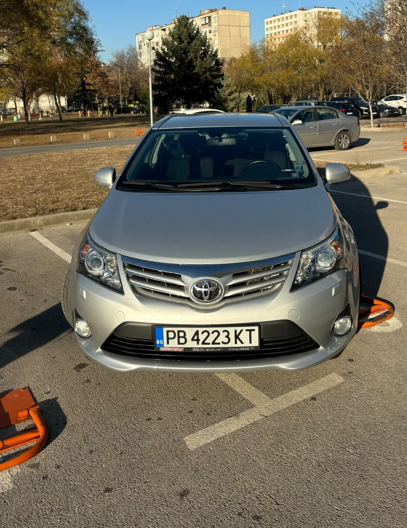 Toyota Avensis 1.8 i, снимка 17 - Автомобили и джипове - 48169188