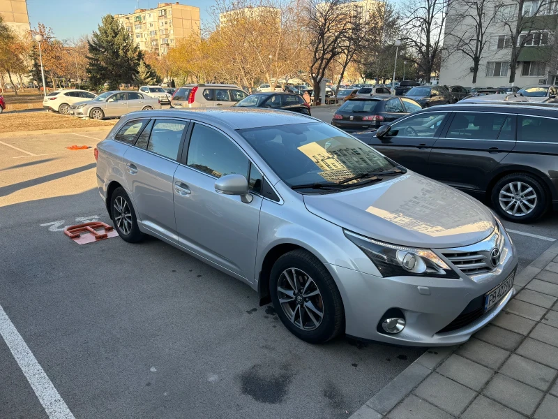 Toyota Avensis 1.8 i, снимка 4 - Автомобили и джипове - 48169188