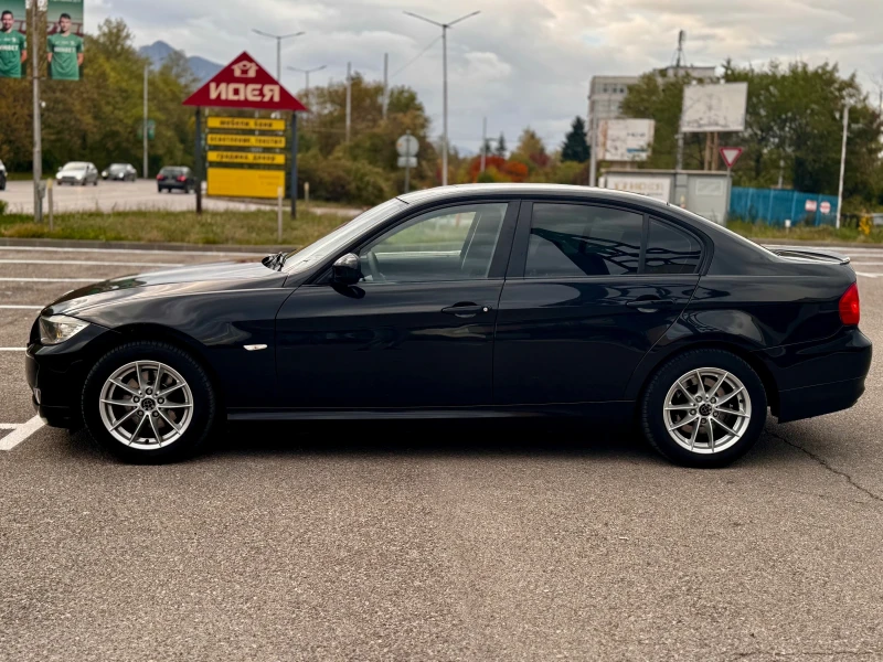 BMW 320 2.0d Facelift, Внос от Северна Италия, 143кс, снимка 9 - Автомобили и джипове - 52512358