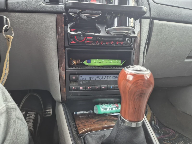 VW Golf 1.8t , снимка 9 - Автомобили и джипове - 53007366