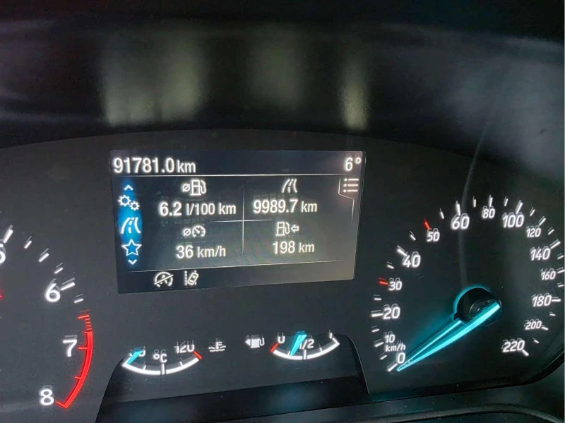 Ford Fiesta 1.1, снимка 12 - Автомобили и джипове - 53268442