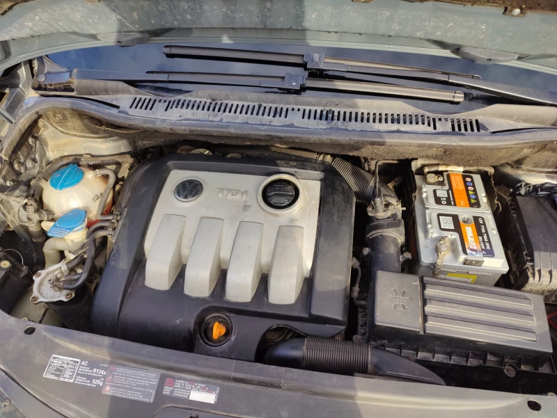 VW Touran, снимка 13 - Автомобили и джипове - 53587201