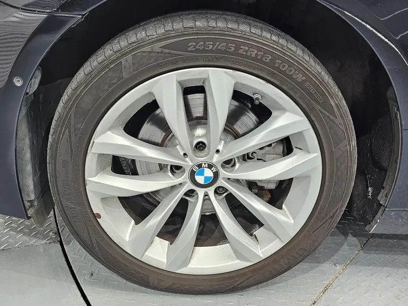 BMW 528 i xDrive M-Aerodynamics, снимка 5 - Автомобили и джипове - 53033997