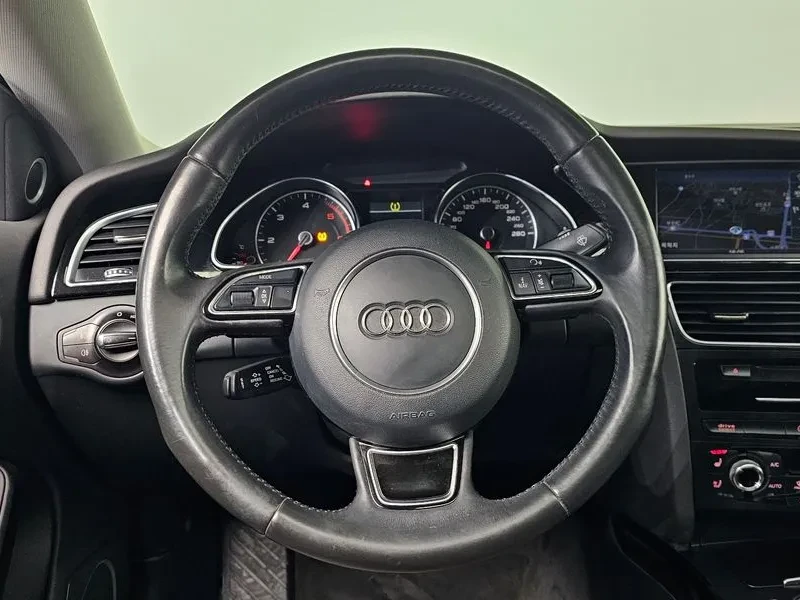 Audi A5 2.0 TDI Quattro, снимка 13 - Автомобили и джипове - 54145943