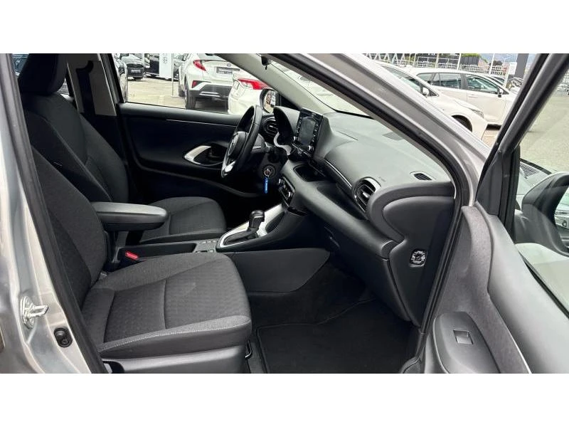Toyota Yaris 1.5HSD ACTIVE, снимка 6 - Автомобили и джипове - 56494829