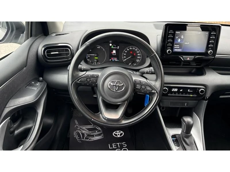 Toyota Yaris 1.5HSD ACTIVE, снимка 9 - Автомобили и джипове - 56494829