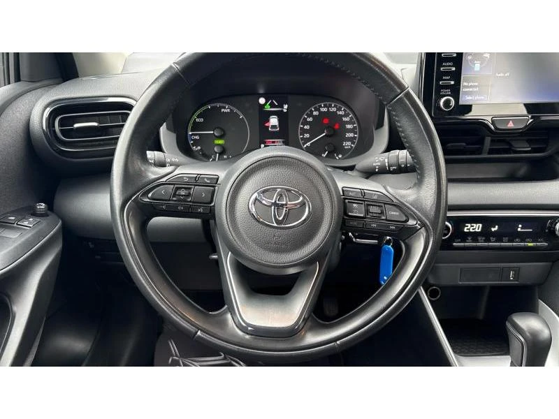 Toyota Yaris 1.5HSD ACTIVE, снимка 13 - Автомобили и джипове - 56494829