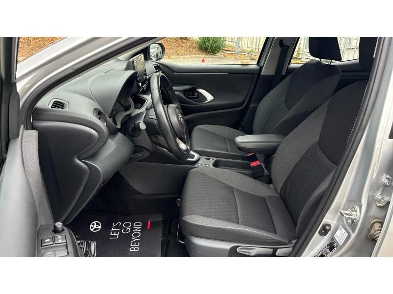 Toyota Yaris 1.5HSD ACTIVE, снимка 12 - Автомобили и джипове - 56494829