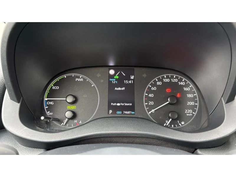 Toyota Yaris 1.5HSD ACTIVE, снимка 14 - Автомобили и джипове - 56494829