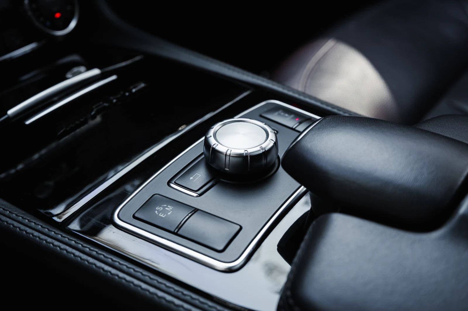 Mercedes-Benz CLS 500 Designo , 4matic - изображение 8