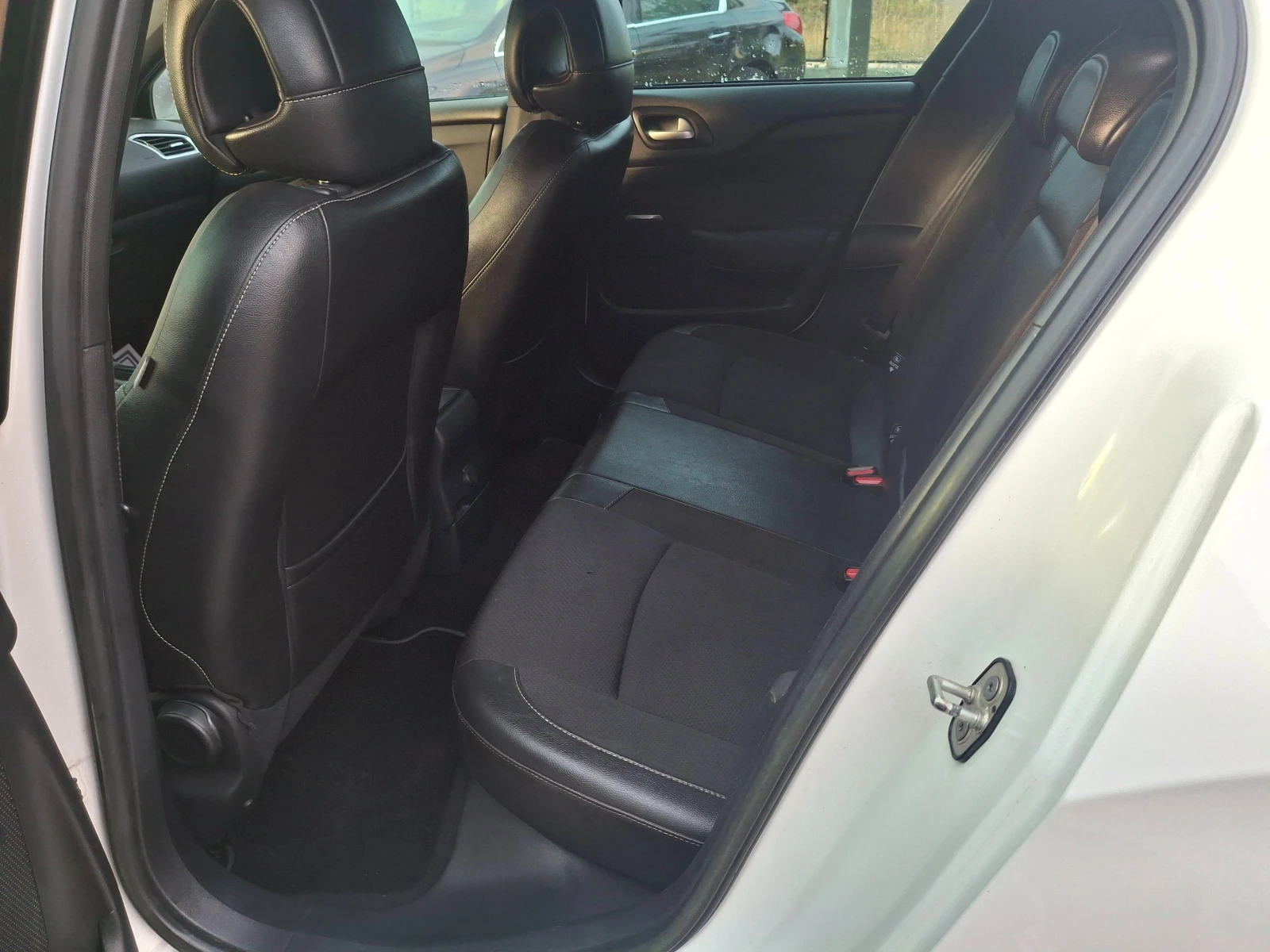 Citroen DS4 1.6HDI - изображение 9