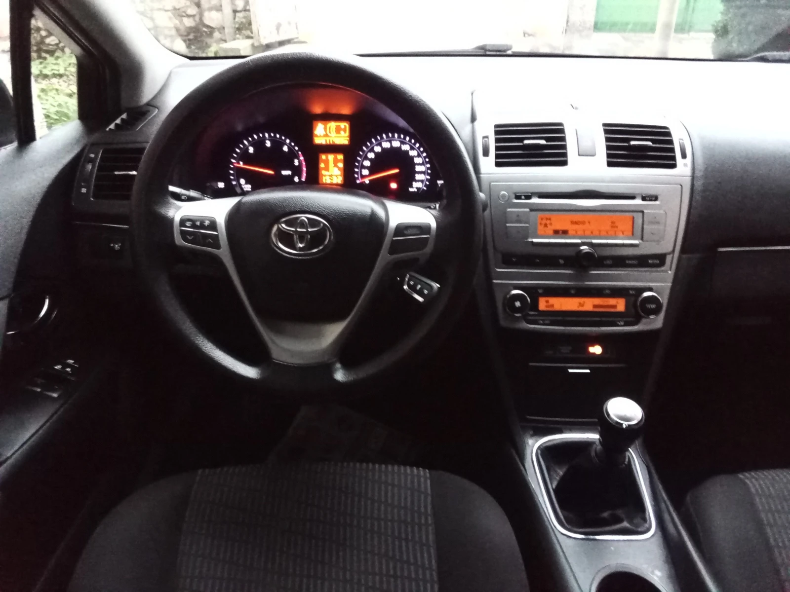 Toyota Avensis 2.0D4D-124kc. FACELIFT, снимка 9 - Автомобили и джипове - 53712432