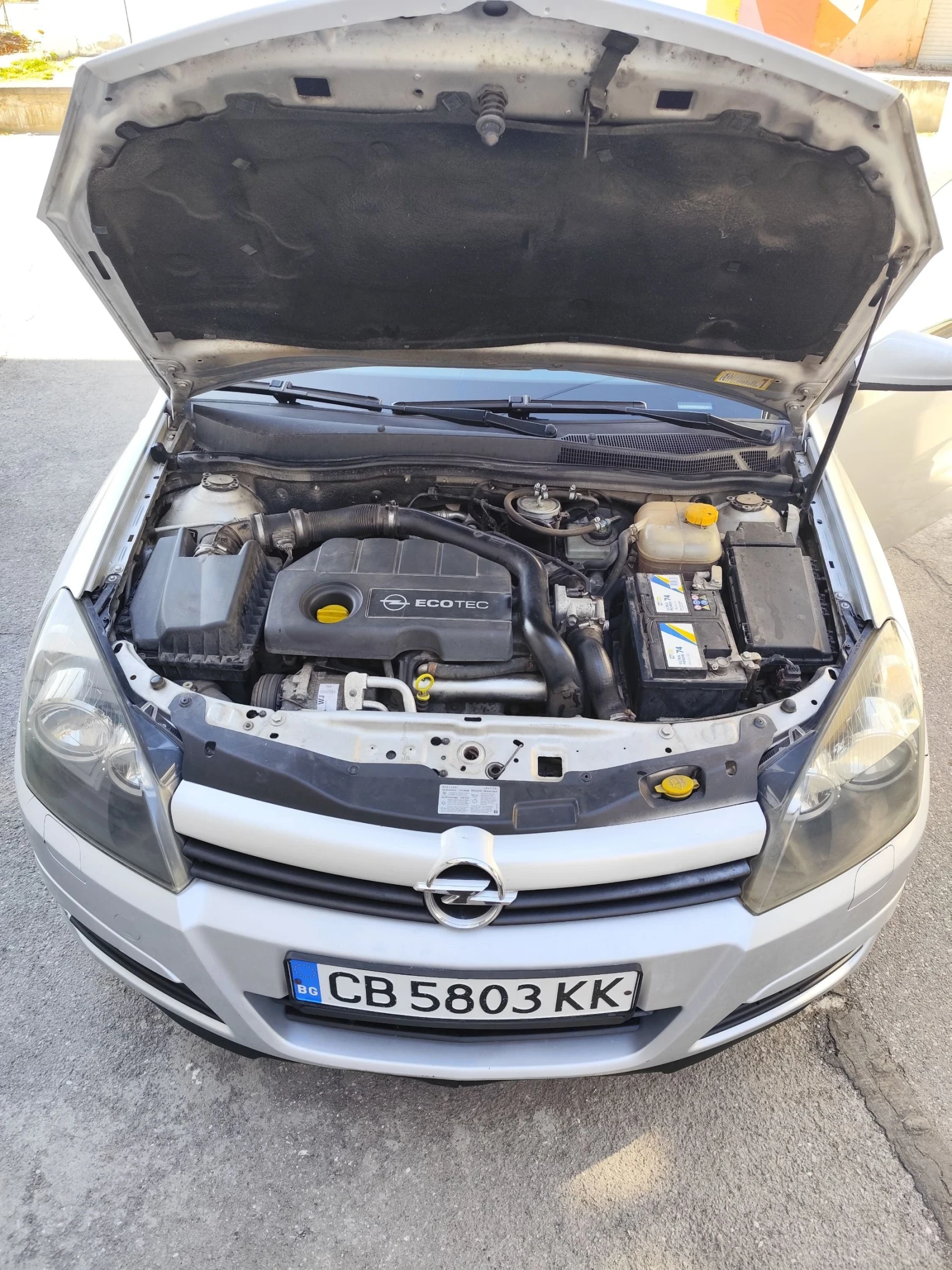 Opel Astra 1.7 CDTI + + TOP, снимка 12 - Автомобили и джипове - 53846917