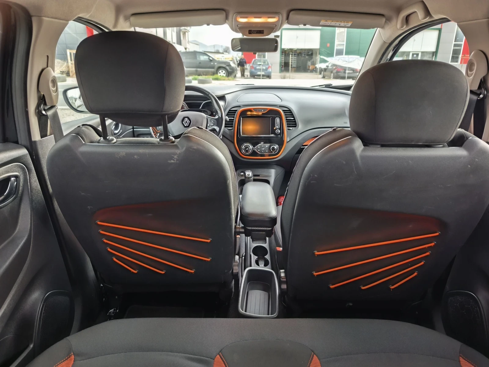 Renault Captur 1.5dci 90hp, снимка 17 - Автомобили и джипове - 53877434