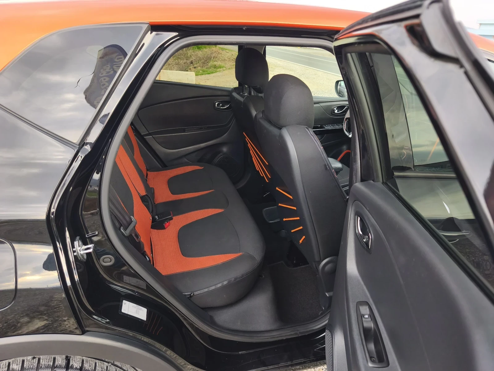 Renault Captur 1.5dci 90hp, снимка 11 - Автомобили и джипове - 53877434