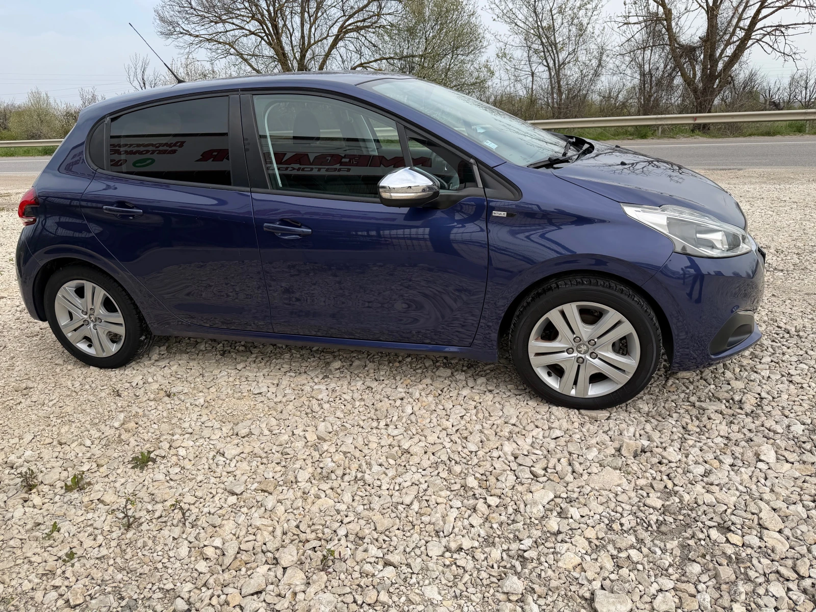 Peugeot 208 1.2i/82p.s-Puretech/Facelift-EURO 6!!!, снимка 8 - Автомобили и джипове - 54246522