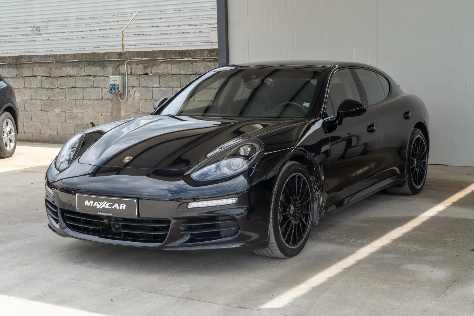 Porsche Panamera 3.0 = V6 = ГАРАЖНА = FULL MAX = ЛИЗИНГ = ГАРАНЦИЯ , снимка 3 - Автомобили и джипове - 54663705