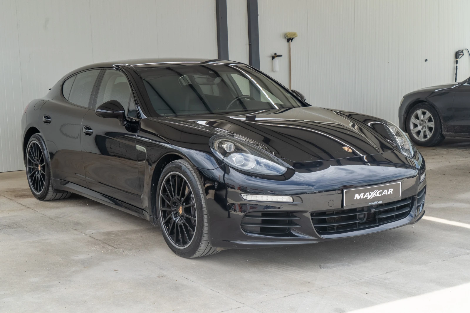 Porsche Panamera 3.0 = V6 = ГАРАЖНА = FULL MAX = ЛИЗИНГ = ГАРАНЦИЯ , снимка 2 - Автомобили и джипове - 54663705