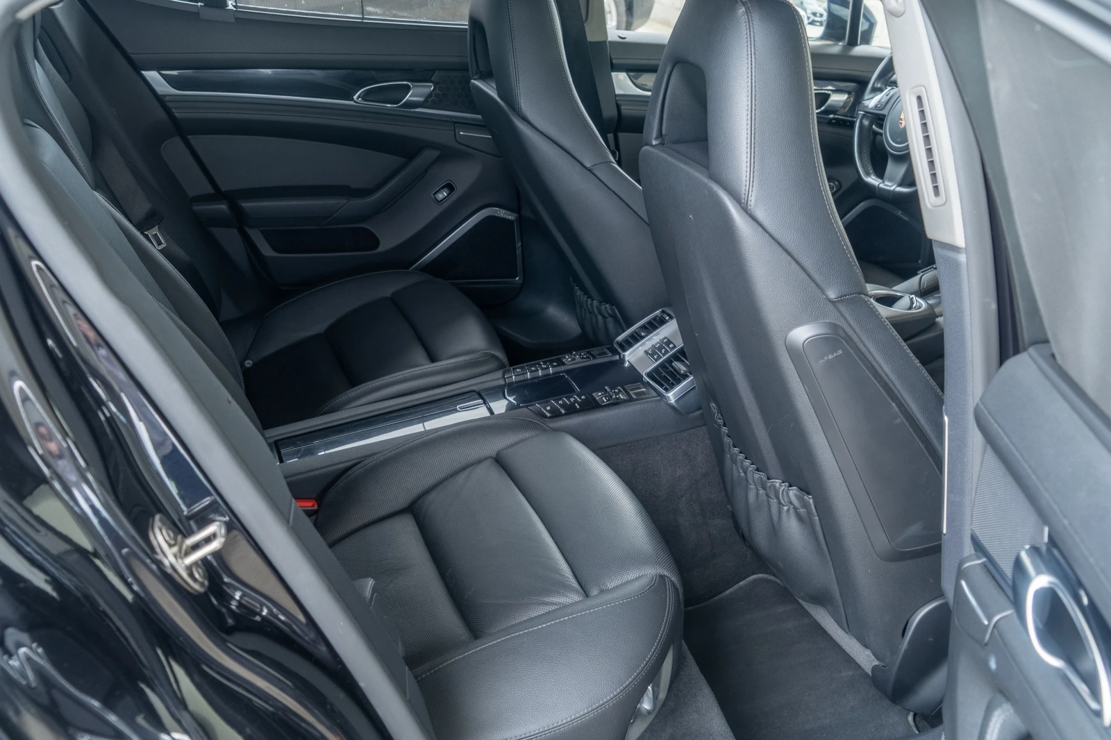 Porsche Panamera 3.0 = V6 = ГАРАЖНА = FULL MAX = ЛИЗИНГ = ГАРАНЦИЯ , снимка 10 - Автомобили и джипове - 54663705