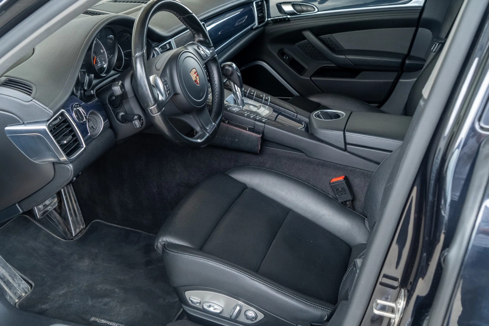 Porsche Panamera 3.0 = V6 = ГАРАЖНА = FULL MAX = ЛИЗИНГ = ГАРАНЦИЯ , снимка 8 - Автомобили и джипове - 54663705