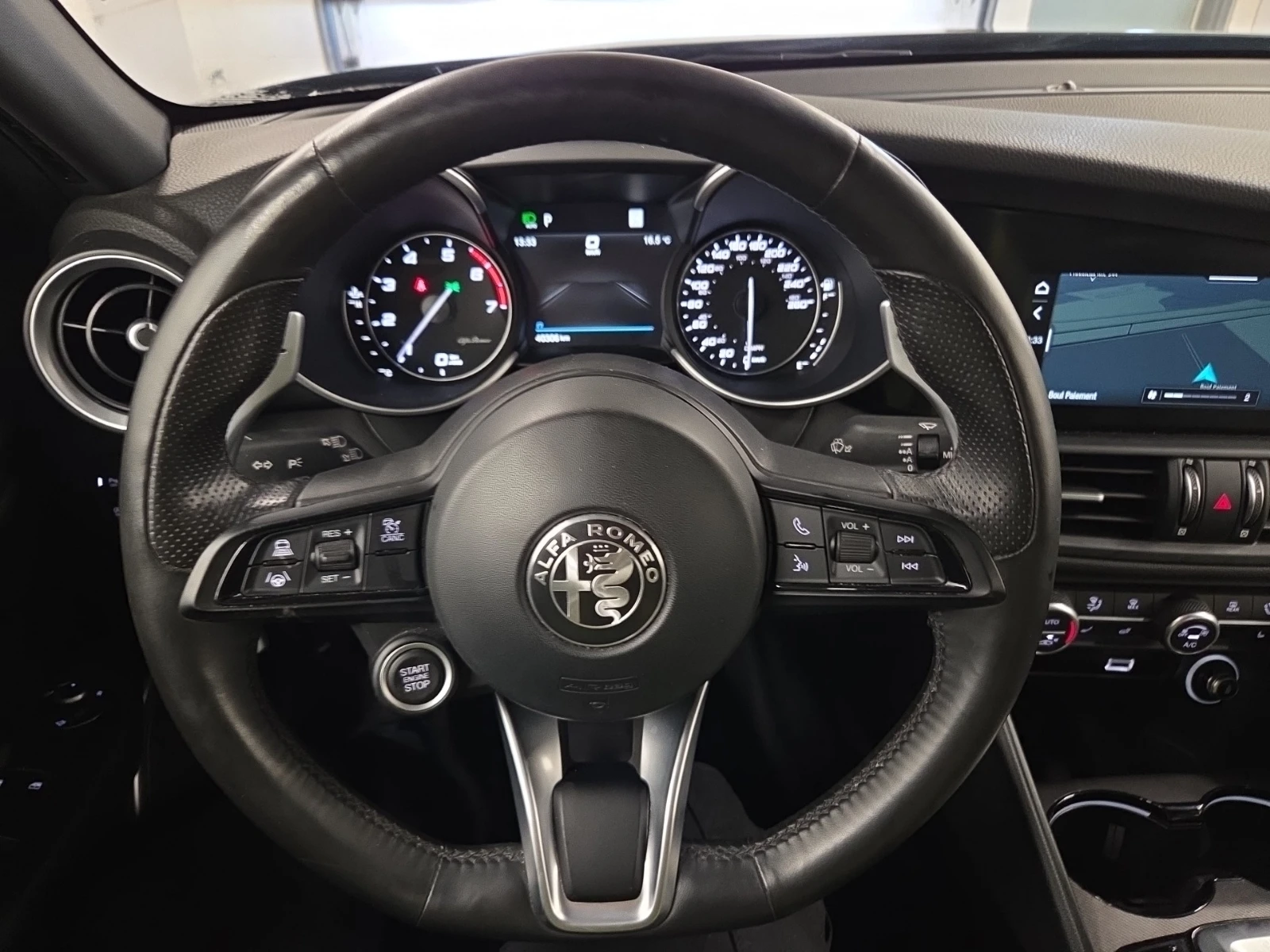 Alfa Romeo Giulia TI SPORT/AWD/Distronic/Шибедах, снимка 12 - Автомобили и джипове - 54758806