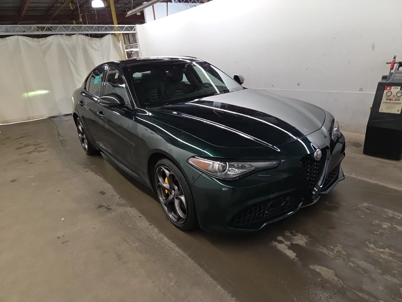 Alfa Romeo Giulia TI SPORT/AWD/Distronic/Шибедах, снимка 2 - Автомобили и джипове - 54758806