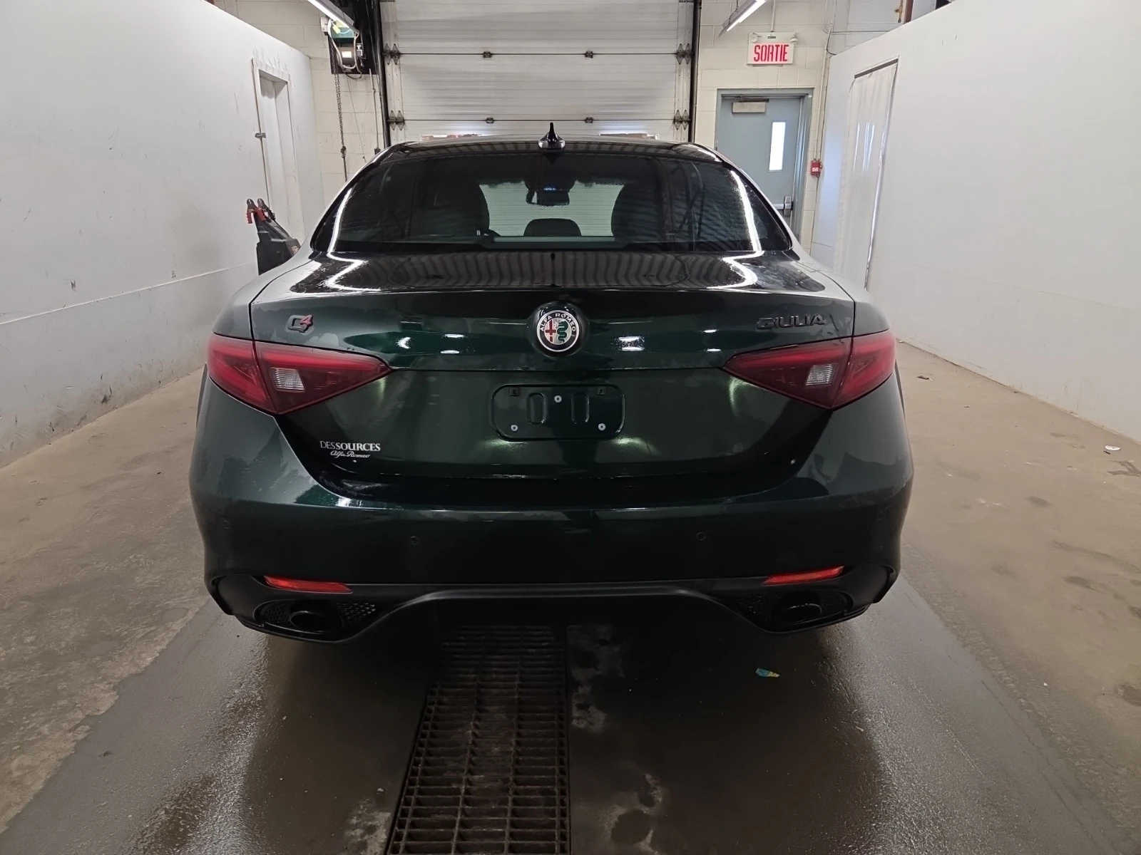 Alfa Romeo Giulia TI SPORT/AWD/Distronic/Шибедах, снимка 6 - Автомобили и джипове - 54758806