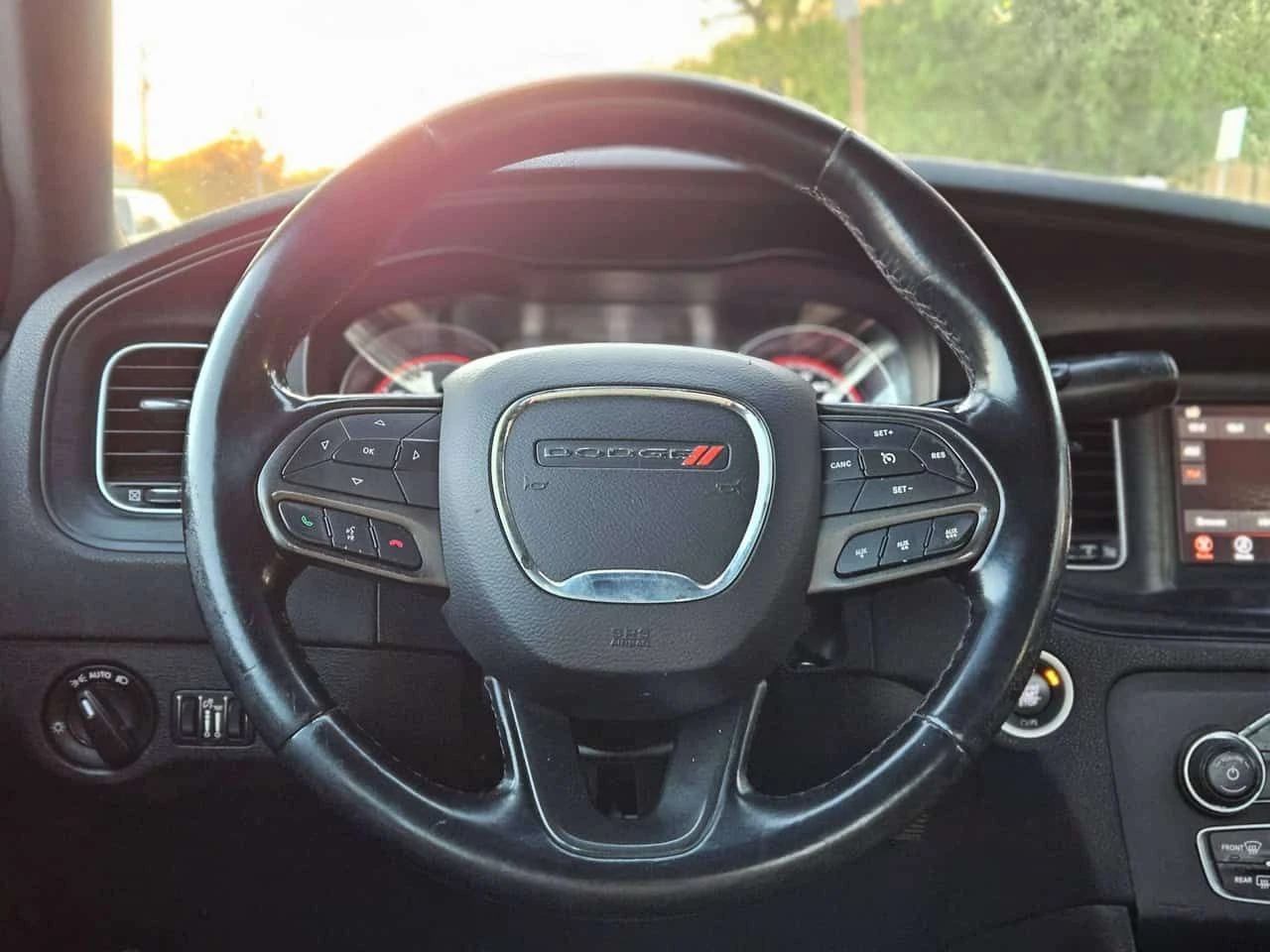 Dodge Charger * Must drive true Muscle V8 Rwd Quick 8 speed tran, снимка 10 - Автомобили и джипове - 54870957