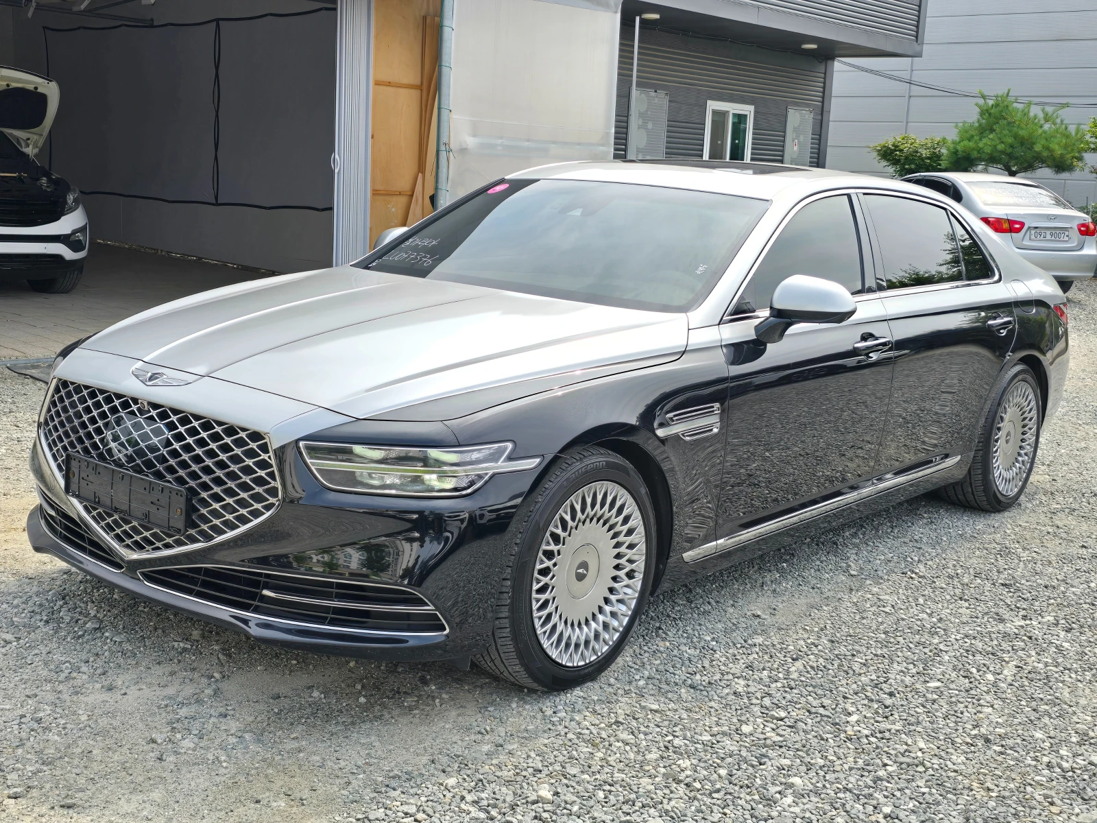 Genesis G90