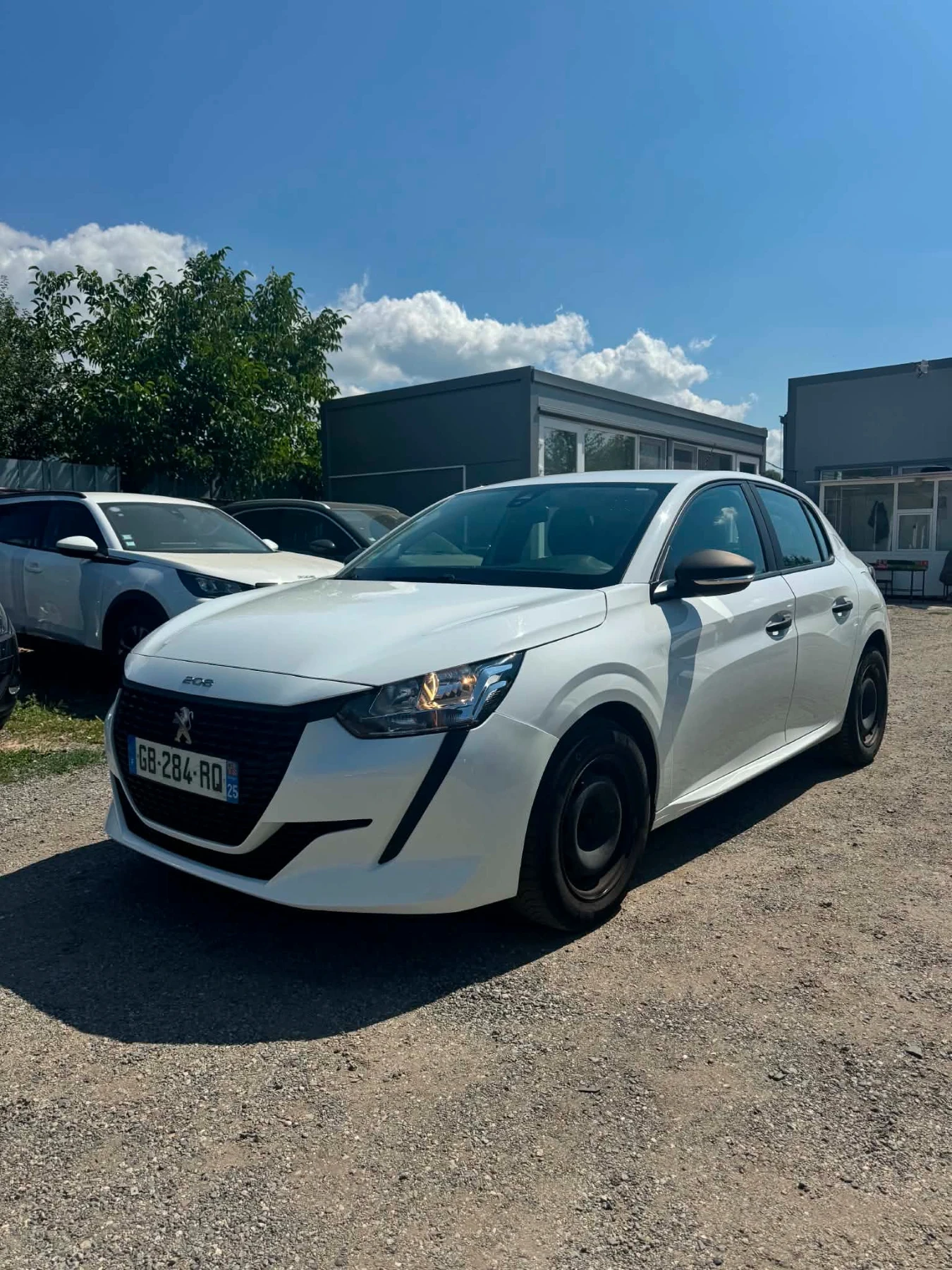 Peugeot 208 1.2i, снимка 2 - Автомобили и джипове - 55613723