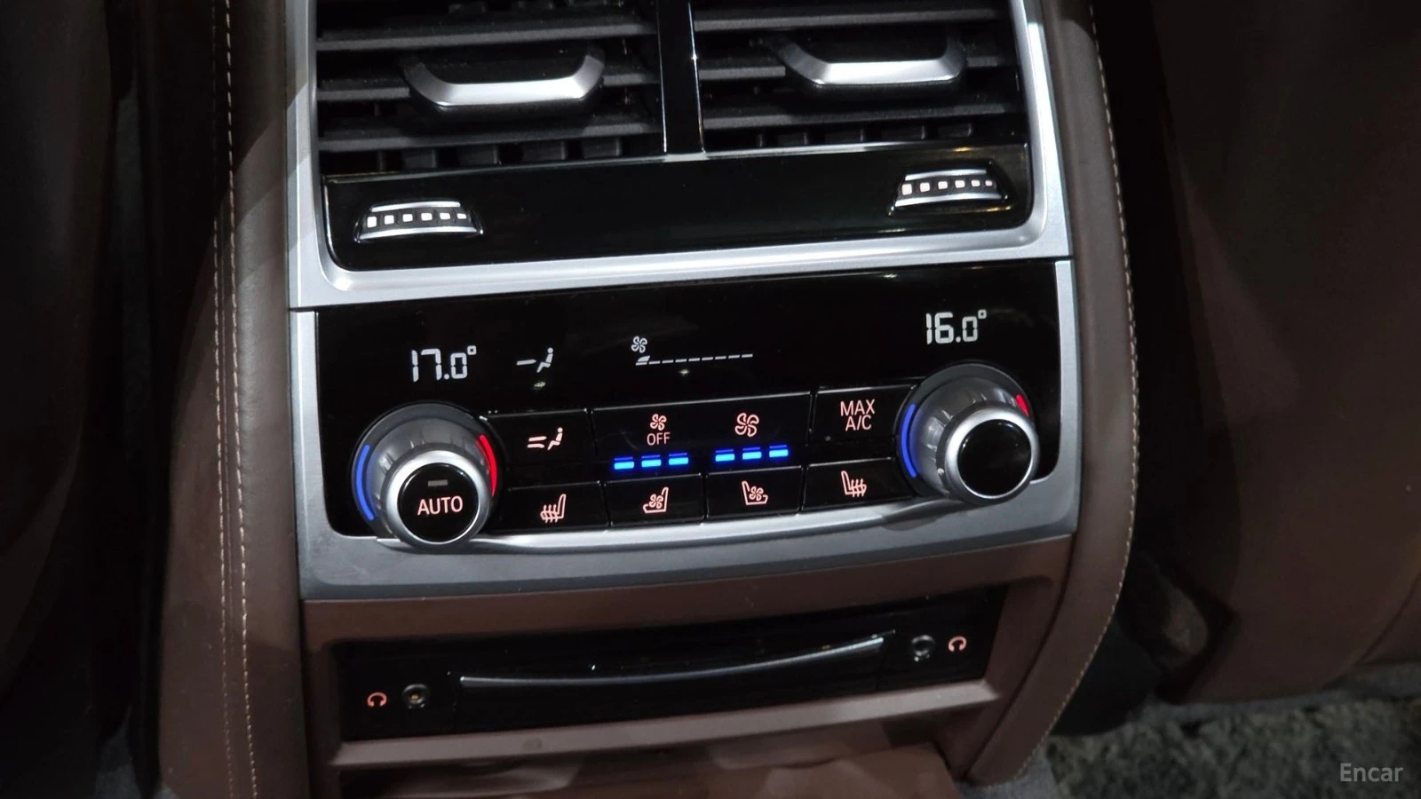 BMW 740 Li xDrive* FACE* 360* HUD* HARMAN* МАСАЖ* ОБДУХ, снимка 14 - Автомобили и джипове - 55646483