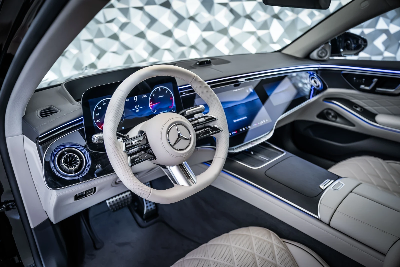 Mercedes-Benz S 450 d L 4M AMG* Pano* Burm* 360* ЛИЗИНГ, снимка 11 - Автомобили и джипове - 55740933