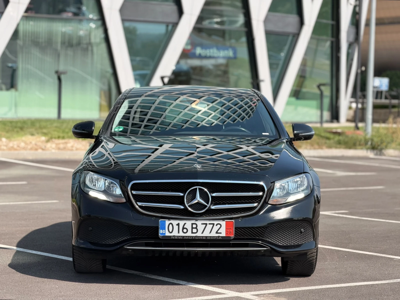 Mercedes-Benz E 220 Лизинг През Уникредит по 250 евро на месец, снимка 2 - Автомобили и джипове - 55748261