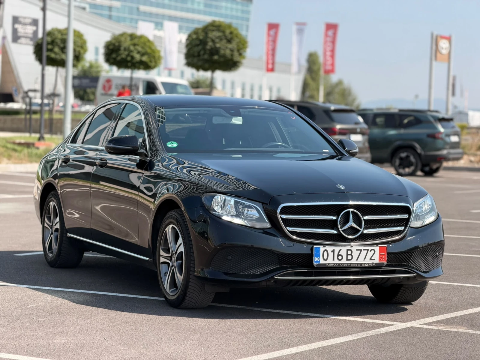 Mercedes-Benz E 220 Лизинг През Уникредит по 250 евро на месец, снимка 3 - Автомобили и джипове - 55748261