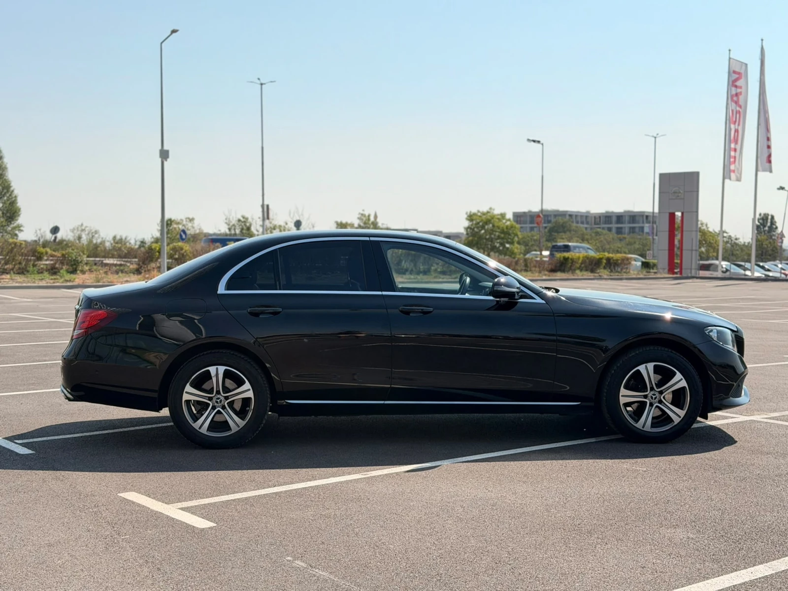 Mercedes-Benz E 220 Лизинг През Уникредит по 250 евро на месец, снимка 4 - Автомобили и джипове - 55748261