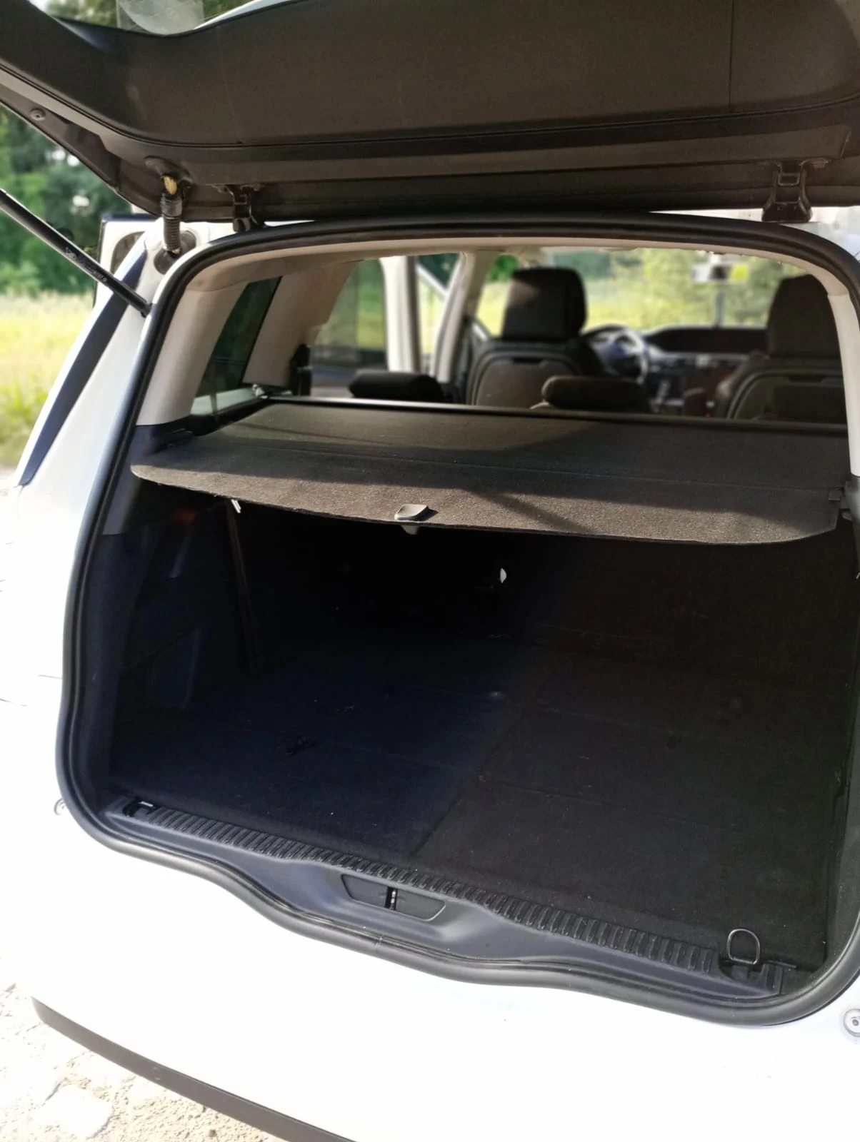 Citroen Grand C4 Picasso, снимка 9 - Автомобили и джипове - 55776731