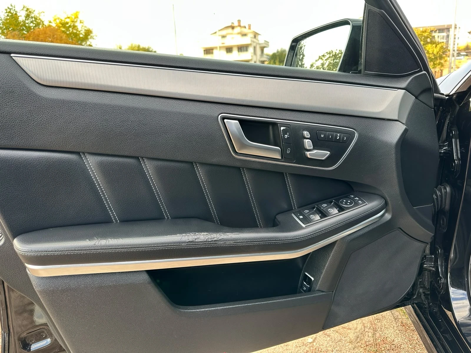 Mercedes-Benz E 220, снимка 8 - Автомобили и джипове - 56555826