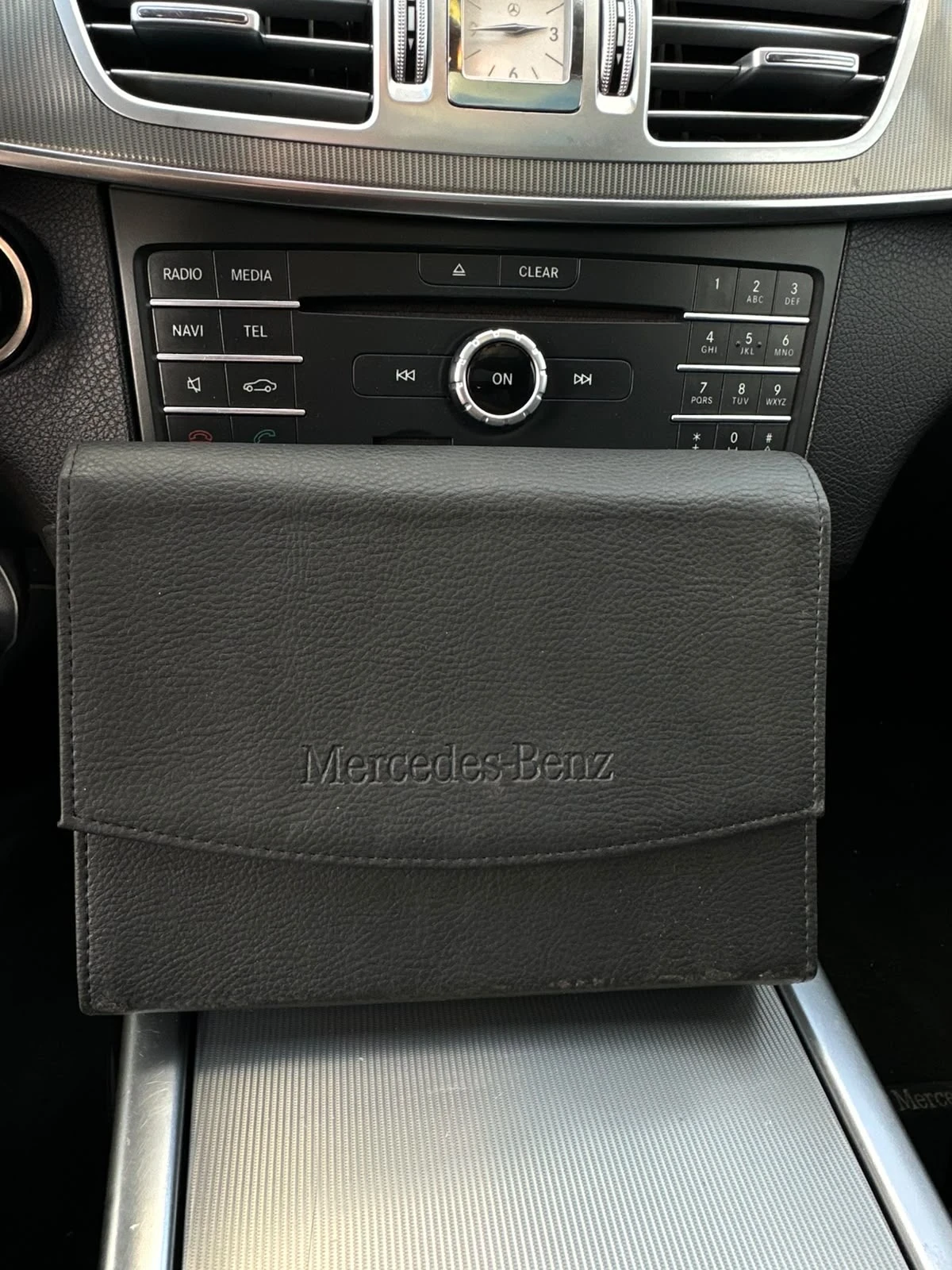 Mercedes-Benz E 220, снимка 12 - Автомобили и джипове - 56555826