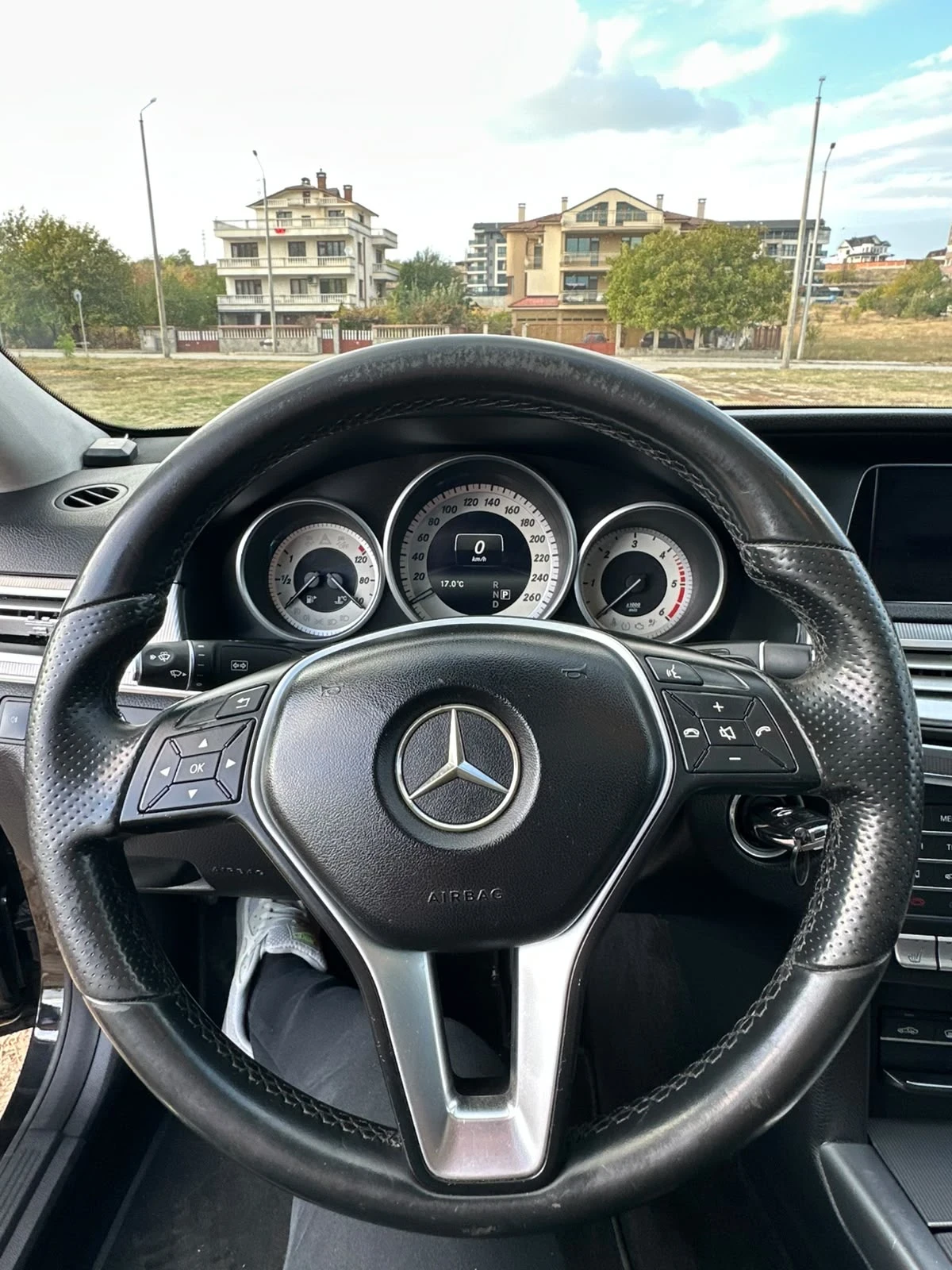 Mercedes-Benz E 220, снимка 9 - Автомобили и джипове - 56555826
