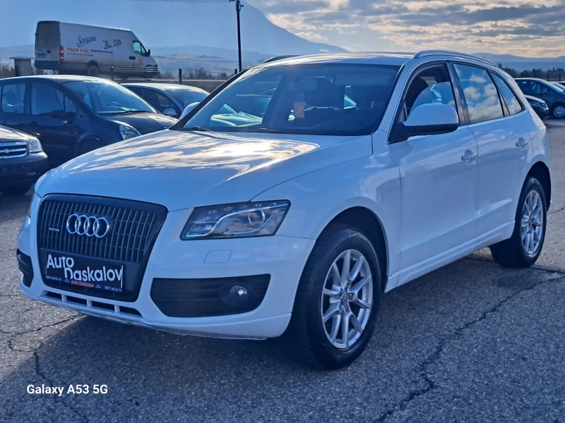 Audi Q5 2, 0 i, снимка 1 - Автомобили и джипове - 48602382